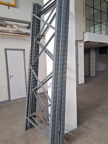 Zware palletstelling dexion 8 meter beschikbaar voor biedingen