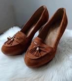 Bruine Suede Hakken met Kwastjes - Maat 40, Kleding | Dames, Schoenen, Bruin, Ophalen of Verzenden, Zo goed als nieuw, Schoenen met hoge hakken
