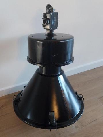 Industriële vintage fabriekslamp Zaklady-Metalowe jaren " 70 beschikbaar voor biedingen