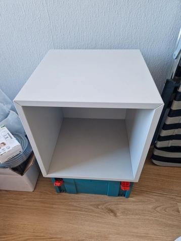 Eket kast 35x35x35 cm  beschikbaar voor biedingen