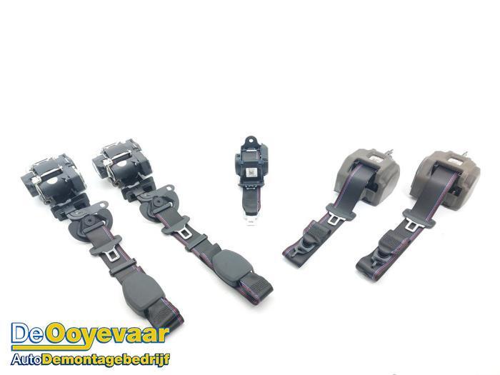 Veiligheidsgordel set voor + achter van een BMW 3-Serie (3-S, Auto-onderdelen, Interieur en Bekleding, BMW, Gebruikt, 3 maanden garantie