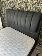 Bed, Huis en Inrichting, Ophalen, Overige materialen, Gebruikt, Zwart