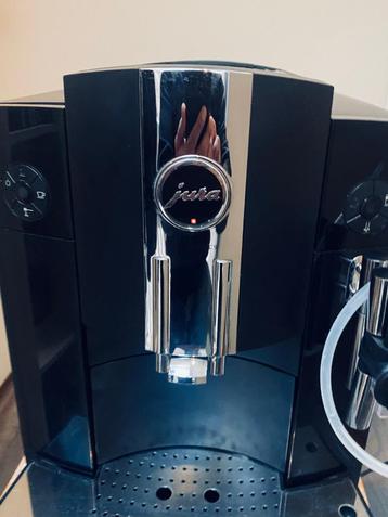 Prachtige Jura C9 OTC met een premium servicebeurt beschikbaar voor biedingen