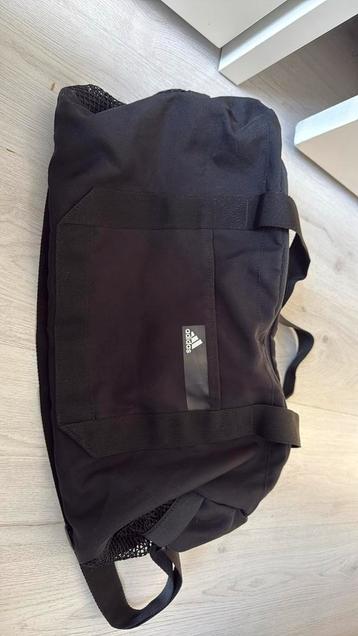 Adidas sporttas beschikbaar voor biedingen