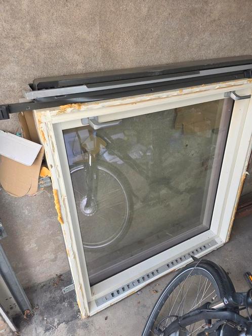 Fakro uitzet en draaikiep 2 jaar oud. 114× 118, Doe-het-zelf en Verbouw, Glas en Ramen, Gebruikt, Dakraam, 80 tot 120 cm, Ophalen