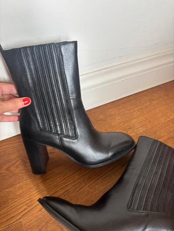 Zara enkelboots, hakken, zwarte leren boots maat 37 beschikbaar voor biedingen
