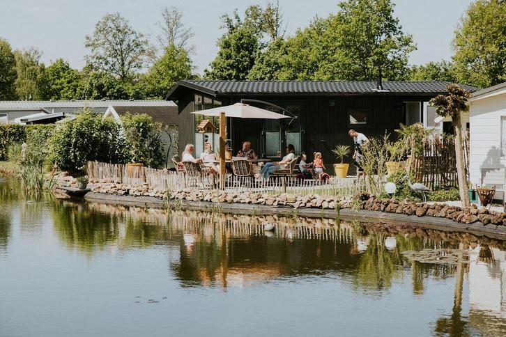 Ruime jaarplaats op natuurlijke camping in Overijssel, Caravans en Kamperen, Stacaravans, Ophalen
