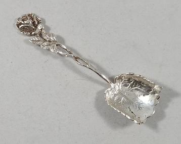 Zilveren suikerschepje Hildesheimer Rose antiek 800  zilver beschikbaar voor biedingen