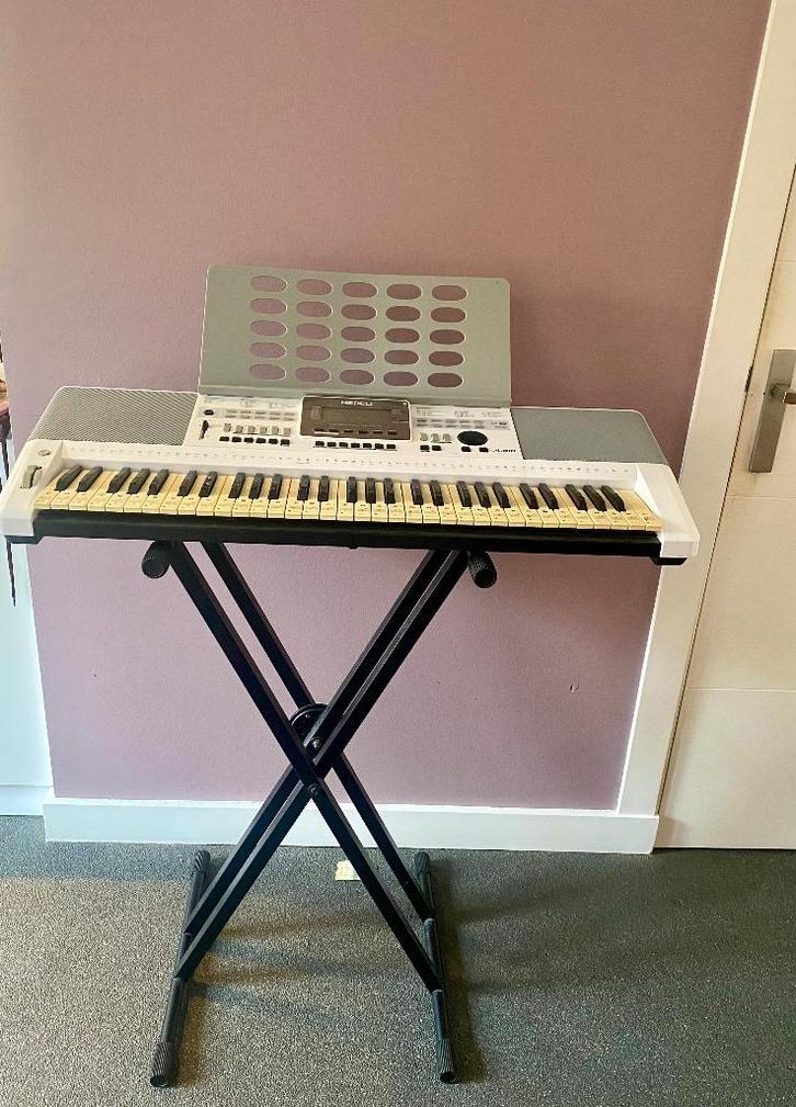Medeli A300 Keyboard, Muziek en Instrumenten, Keyboards, Zo goed als nieuw, 61 toetsen, Medeli, Aanslaggevoelig, Met standaard