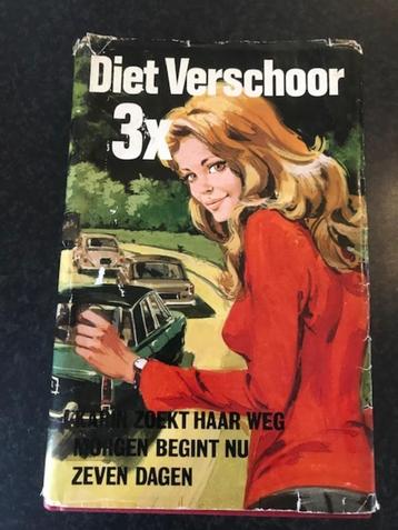 3 romans in een boek beschikbaar voor biedingen