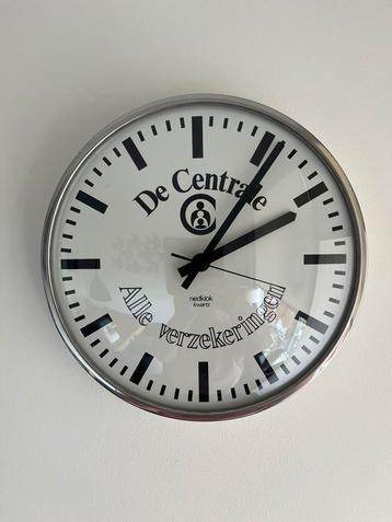 Vintage industriële wandklok Nedklok stationsklok klok beschikbaar voor biedingen
