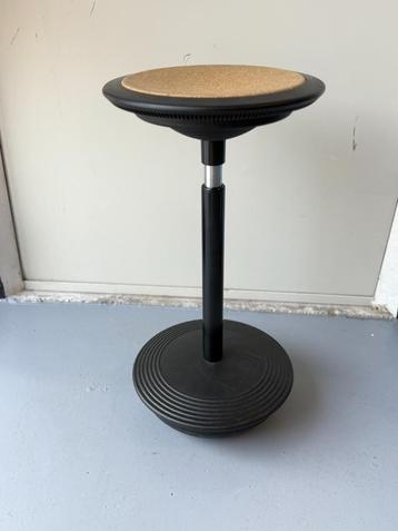 Wilkhahn Stitz 2 | ergonomische sta zit kruk | IZGS beschikbaar voor biedingen