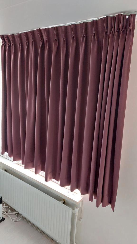 Zgan verduisterend overgordijn paars/aubergine, Huis en Inrichting, Stoffering | Gordijnen en Lamellen, Zo goed als nieuw, 100 tot 150 cm