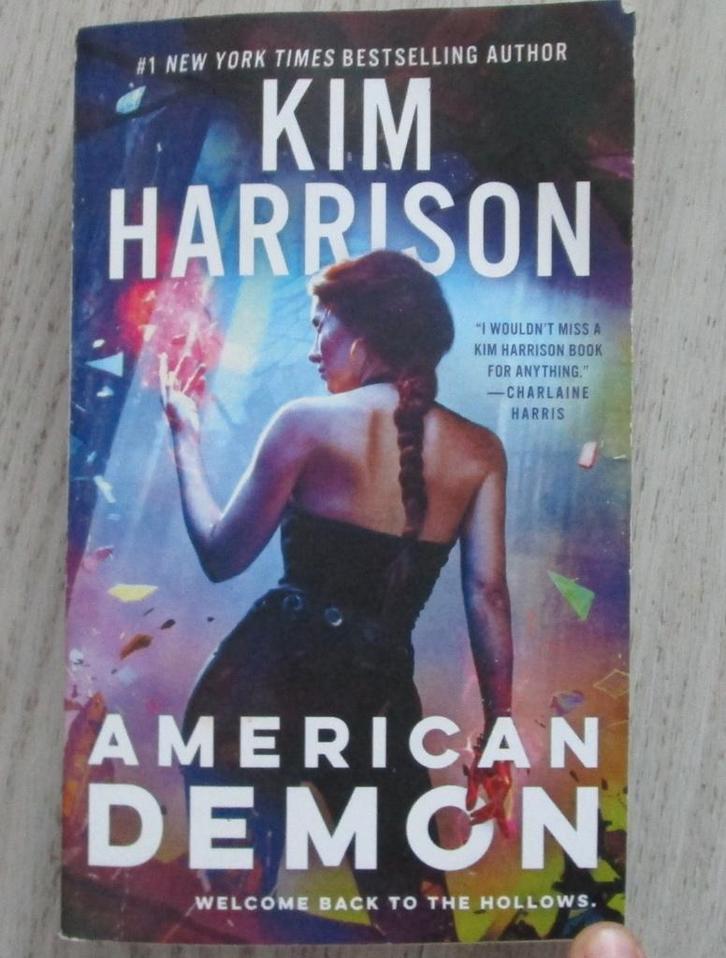 American Demon – Kim Harrison, Boeken, Fantasy, Gelezen, Ophalen of Verzenden