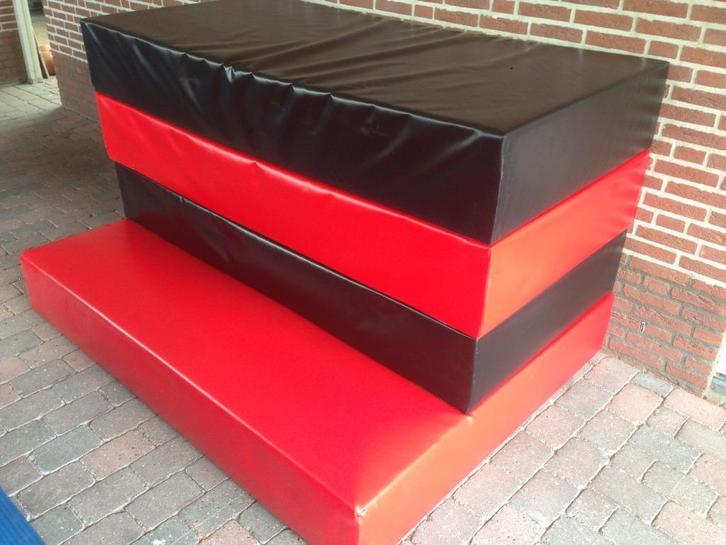 Kleine valmat turnmat waterdichte bekleding 2 x 1 meter 30cm, Sport en Fitness, Turnen, Zo goed als nieuw, Materiaal, Groter dan maat 42