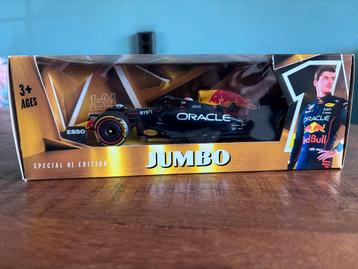 Max Verstappen RB18 2022 1:24 Modelauto beschikbaar voor biedingen