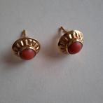 Gouden Oorstekers met Bloedkoraal, Ophalen of Verzenden