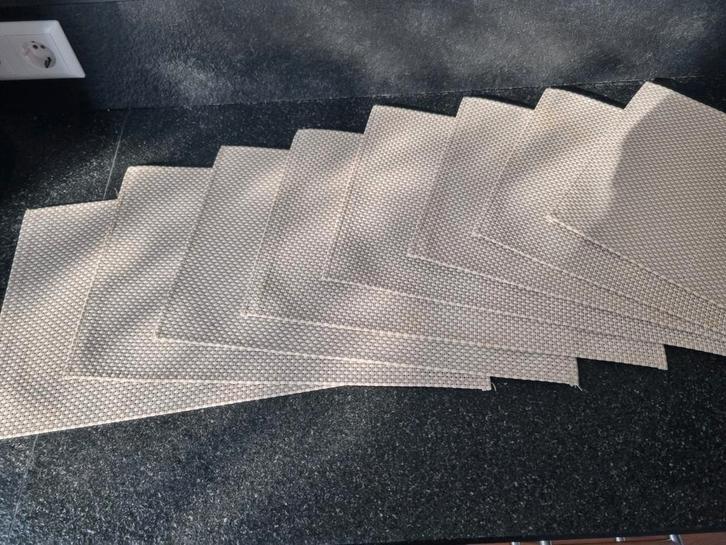 8 kunststof afwasbare placemats, beige. Zo goed als nieuw., Huis en Inrichting, Woonaccessoires | Onderzetters, Zo goed als nieuw