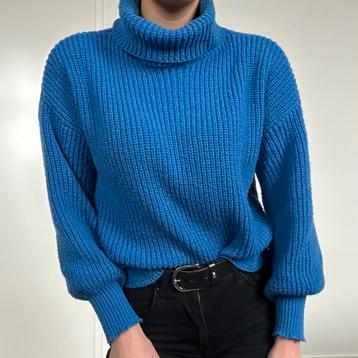 Blauwe coltrui – maat S – zo goed als nieuw beschikbaar voor biedingen