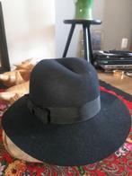 HOED''DAMES,,Britse mooie zwarte dames'hoed,,,made in London, Ophalen of Verzenden, Zo goed als nieuw