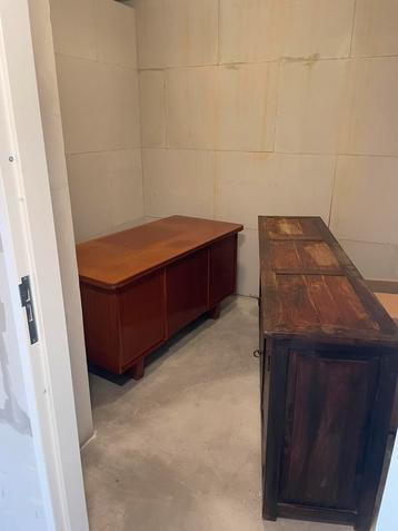Antieke schat, Bureau en Kast  beschikbaar voor biedingen