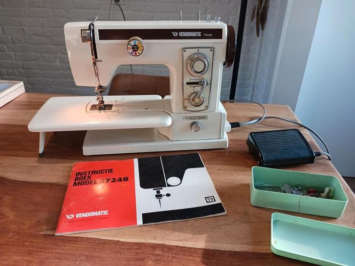 Vendomatic naaimachine - Gratis, moet nagekeken!, Hobby en Vrije tijd, Naaimachines en Toebehoren, Gebruikt, Naaimachine, Overige merken