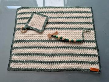 Zelfgehaakt Babydekentje groen/beige  beschikbaar voor biedingen