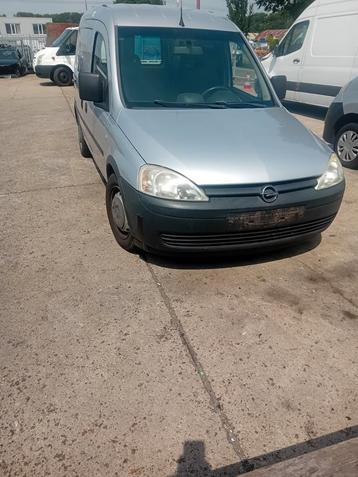 Onderdelen voor een Opel Combo bj.2006 1.3 CDTI beschikbaar voor biedingen