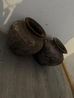 Twee stenen bloempotten, Huis en Inrichting, Woonaccessoires | Schalen en Manden, Ophalen, Zo goed als nieuw, Rond, Steen of Aardewerk