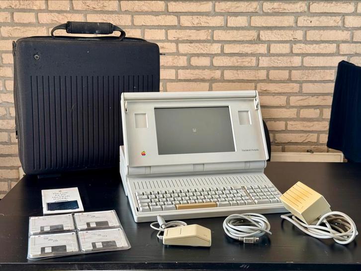 RARE Apple Macintosh Portable -working+original bag vintage, Computers en Software, Vintage Computers, Ophalen of Verzenden