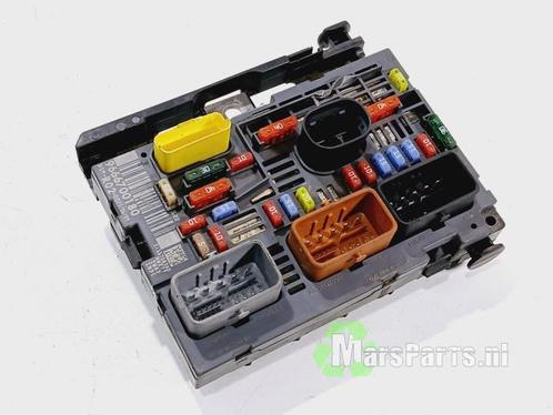 Zekeringkast van een Peugeot 407, Auto-onderdelen, Elektronica en Kabels, Peugeot, Gebruikt, 6 maanden garantie, 12 maanden garantie