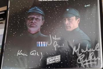 2 gesigneerde fotos star wars ken colley etc. Inc COA beschikbaar voor biedingen
