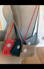 Nieuw gehaakt Ibiza tasje met bloem, Sieraden, Tassen en Uiterlijk, Ophalen of Verzenden, Nieuw, Overige kleuren, Schoudertasje