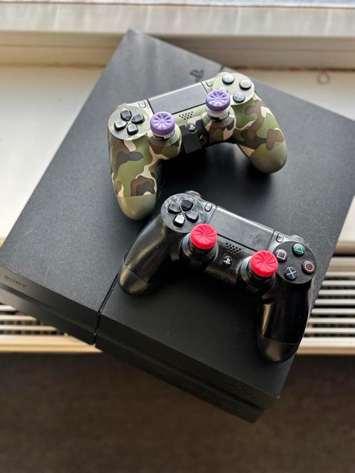 Playstation 4 met twee controllers, Spelcomputers en Games, Spelcomputers | Sony PlayStation 4, Zo goed als nieuw, Original, 1 TB
