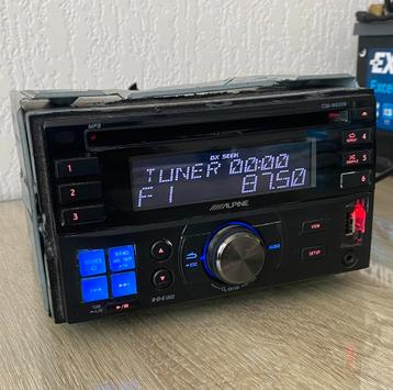 /////Alpine CDE-W233R dubbeldin radio cd mp3 aux beschikbaar voor biedingen