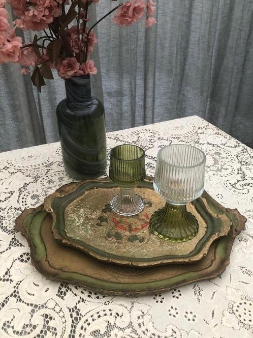 2 Italiaanse  Barok dienbladen  - Goud/groen Vintage, Antiek en Kunst, Curiosa en Brocante, Verzenden