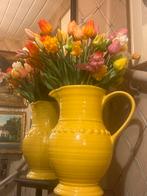 Gele vaas met meer dan 100 tulpen, Huis en Inrichting, Ophalen, 50 tot 75 cm, Geel, Aardewerk of Porselein