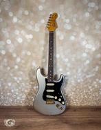 Fender Custom Shop Ltd 1965 Dual-Mag Strat Aged Inca Silver, Ophalen, Nieuw, Solid body, Fender