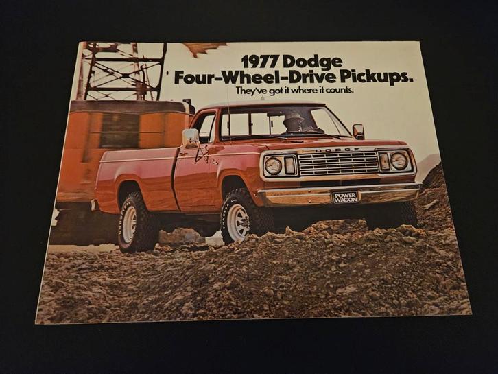 Brochure Dodge Four-Wheel-Drive Pickups 1977 USA, Boeken, Auto's | Folders en Tijdschriften, Zo goed als nieuw, Overige merken