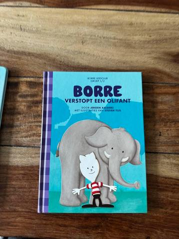Borre verstopt een olifant boek beschikbaar voor biedingen