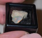 Ruwe opaal in doosje, Sieraden, Tassen en Uiterlijk, Edelstenen, Ophalen of Verzenden, Zo goed als nieuw