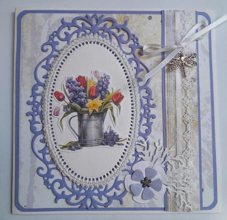 Gieter met hollandse bloemen, en een fijn gehaakt randje, Hobby en Vrije tijd, Kaarten | Zelfgemaakt, Zo goed als nieuw, Kerst