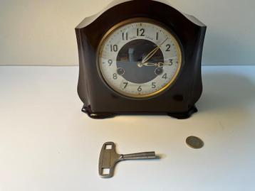 bakelieten schoorsteenmantel klok Smiths Enfield beschikbaar voor biedingen