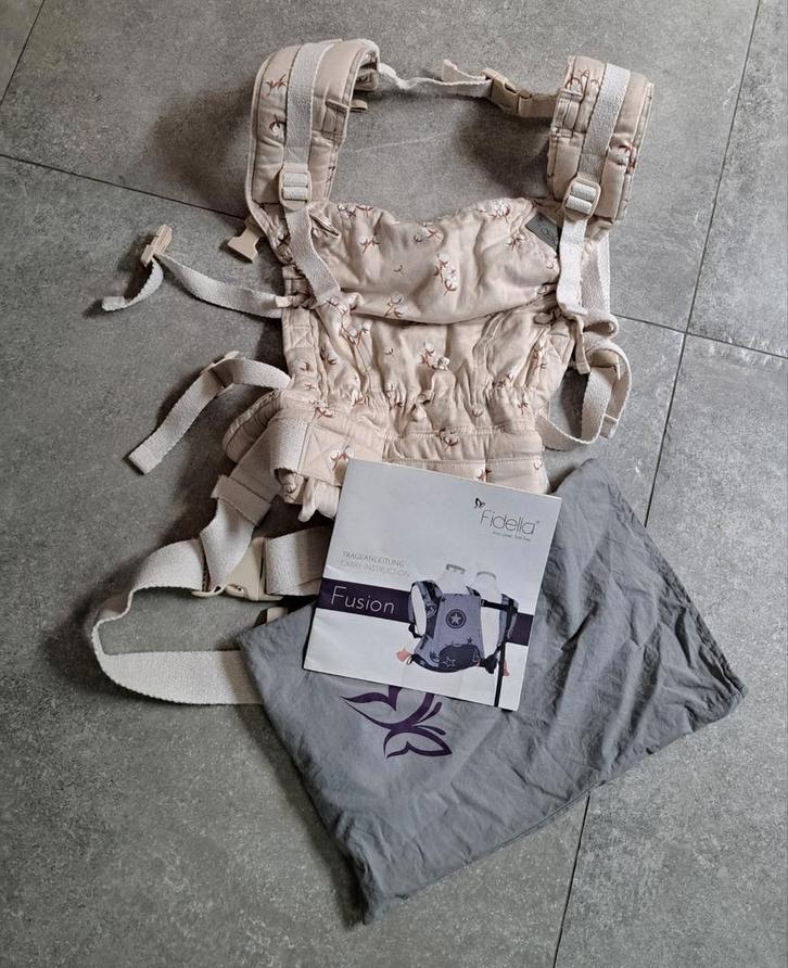 Fidella Fusion Draagzak - Beige - Maat 56-74, Kinderen en Baby's, Babydragers en Draagdoeken, Zo goed als nieuw, Draagzak, Buik of Rug