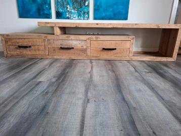 Stoere TV Kast van Tropical Old Wood - Mokana Meubelen beschikbaar voor biedingen
