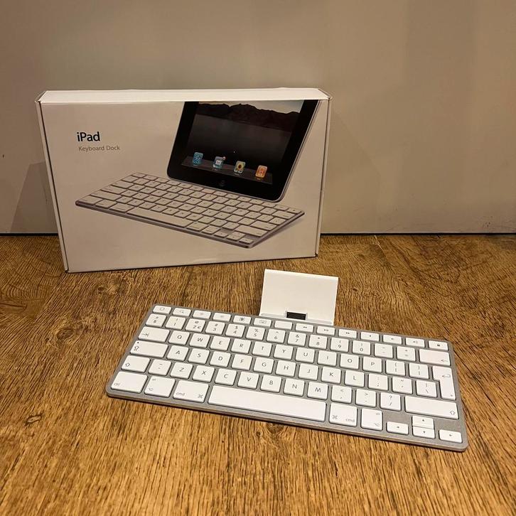 Apple Ipad Keyboard Dock ( A1359 ), Computers en Software, Toetsenborden, Gebruikt, Qwerty, Bedraad, Ophalen of Verzenden