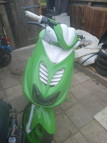 Yamaha aerox beschikbaar voor biedingen