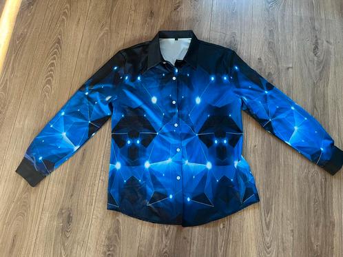 3 heren overhemden 2 x maat L 1 keer maat S blue galaxy, Kleding | Heren, Carnavalskleding en Feestkleding, Zo goed als nieuw