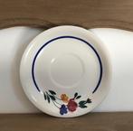 St. Amand Ceranord kop en schotel hand beschilderd, Antiek en Kunst, Antiek | Servies los, Ophalen of Verzenden