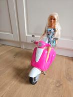 Barbie op scooter, Ophalen of Verzenden, Zo goed als nieuw, Barbie